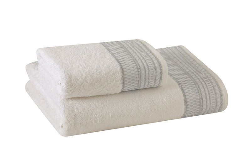 Pearl Silver Bath Towel   